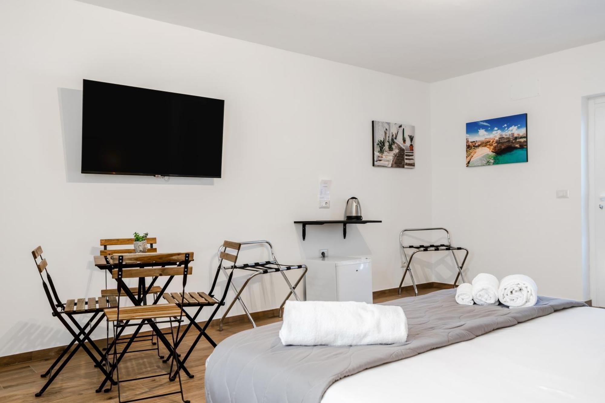 Pietramare Luxury Suites Бари Экстерьер фото