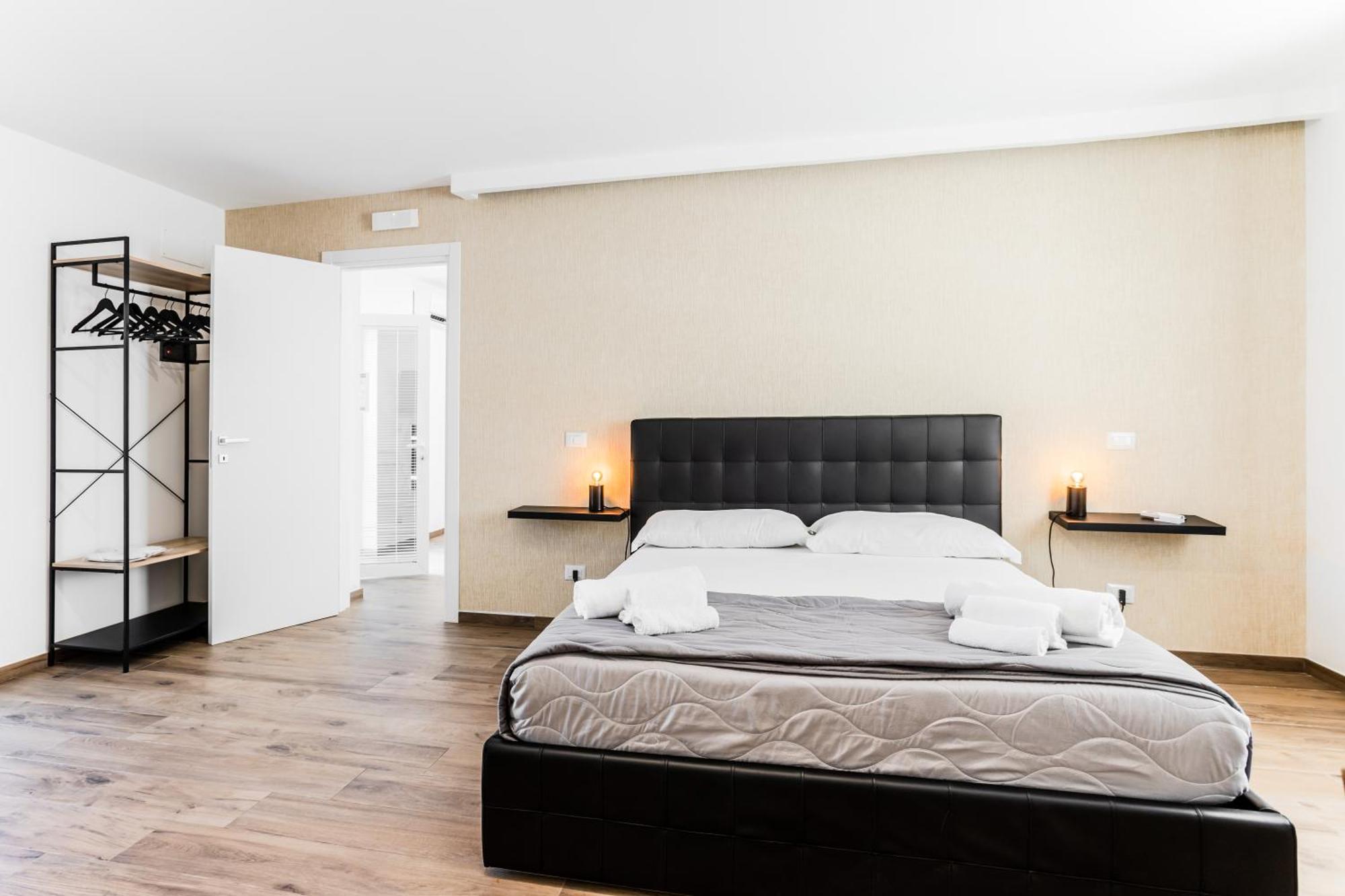 Pietramare Luxury Suites Бари Экстерьер фото