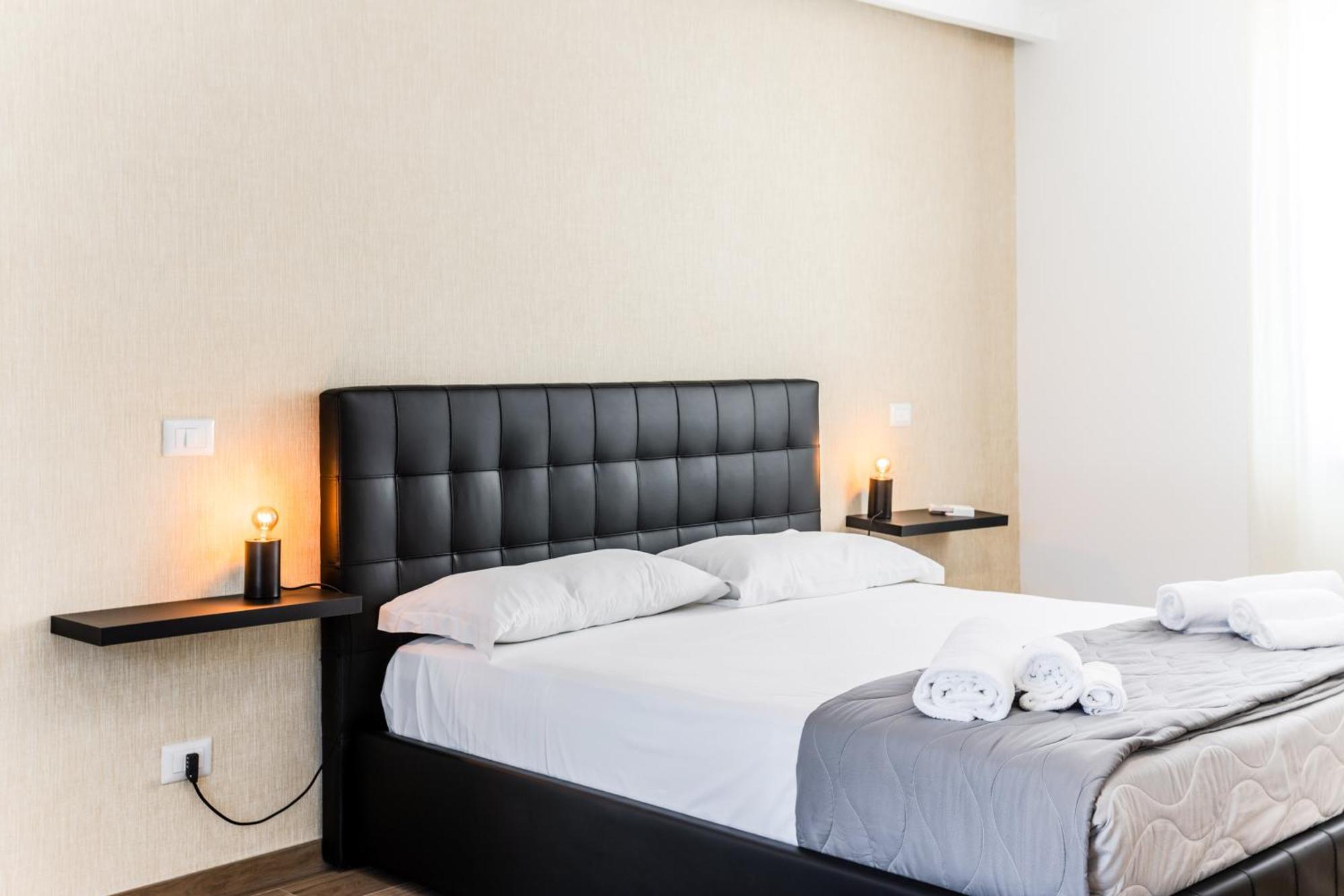 Pietramare Luxury Suites Бари Экстерьер фото