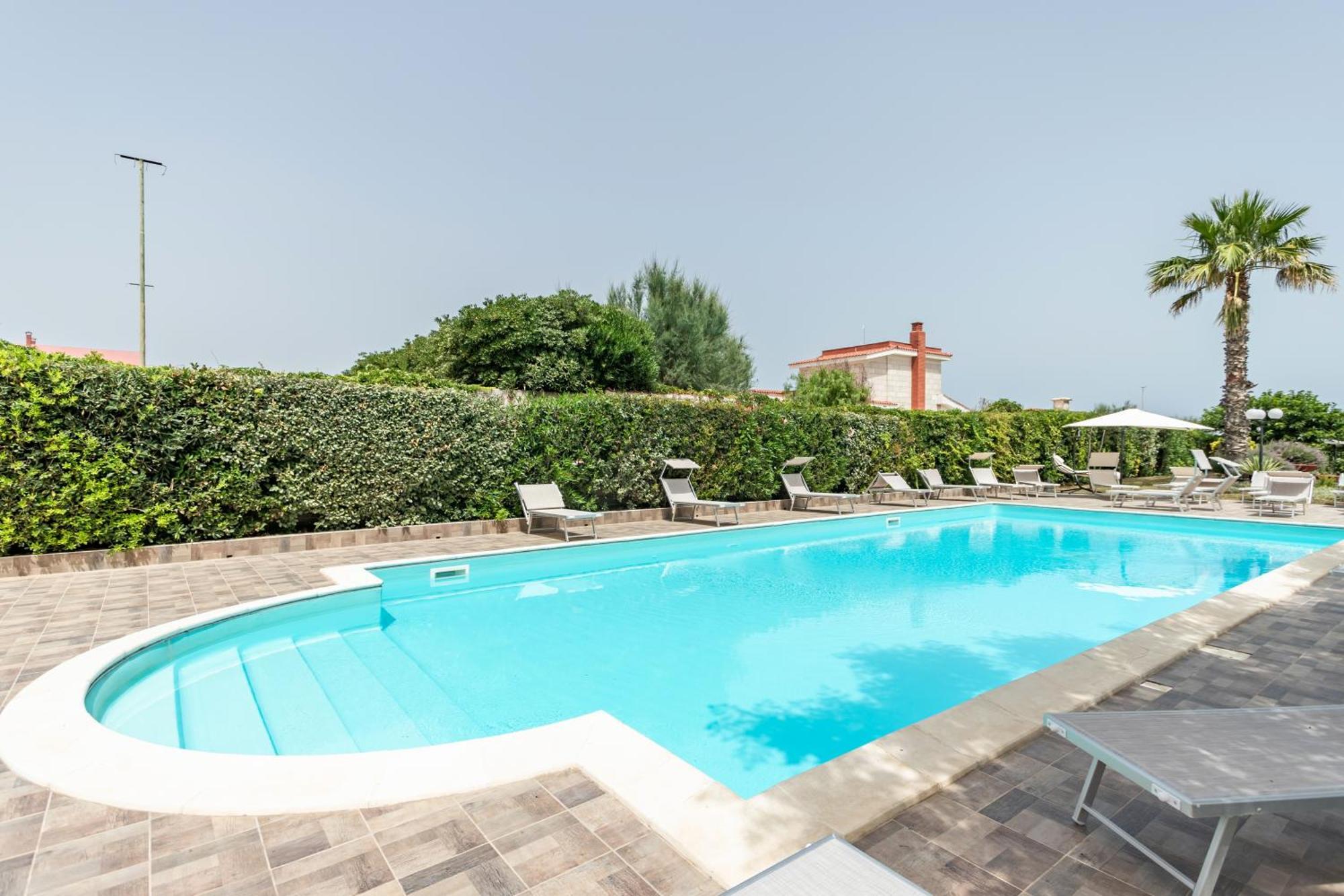 Pietramare Luxury Suites Бари Экстерьер фото