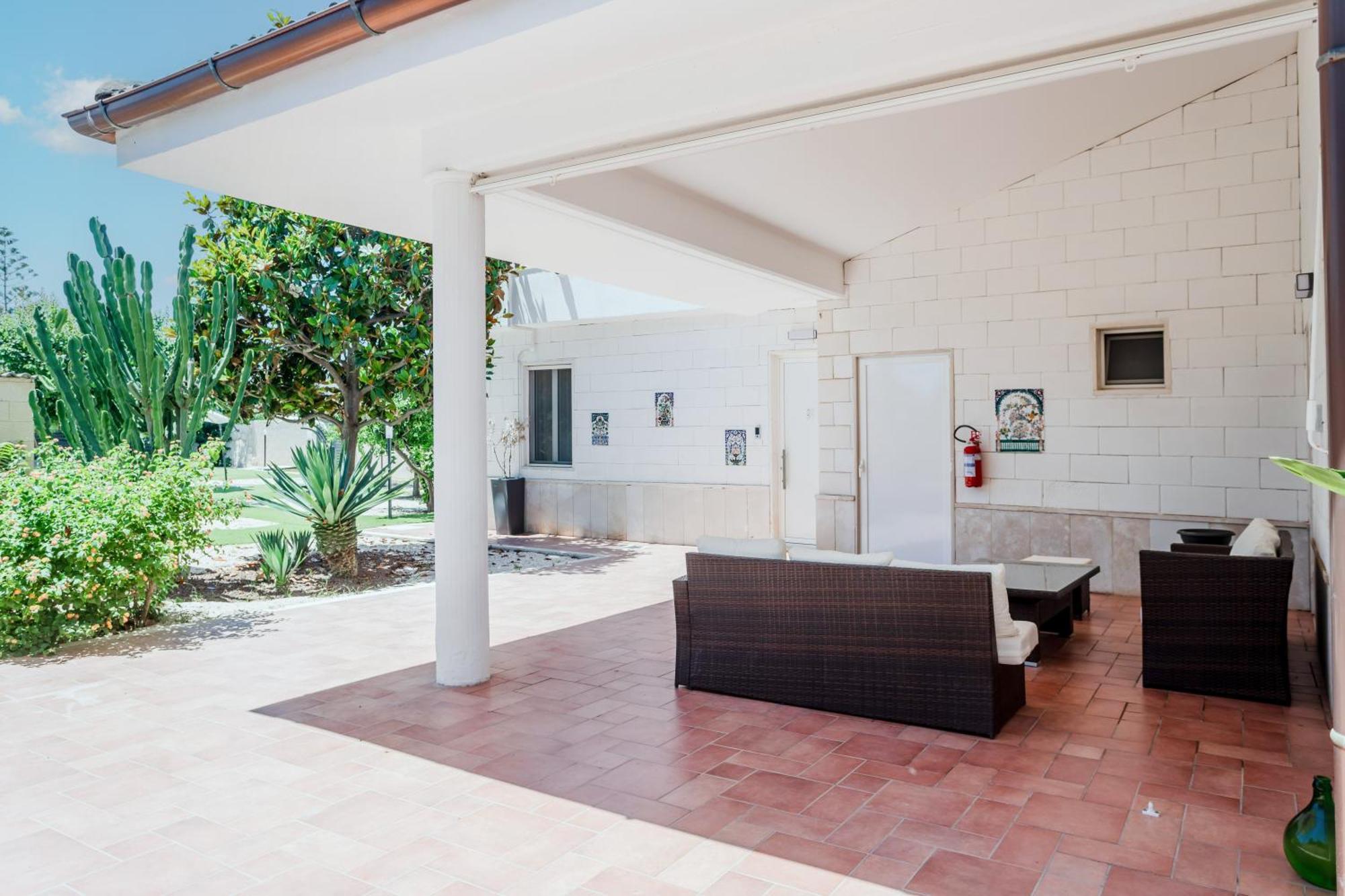Pietramare Luxury Suites Бари Экстерьер фото