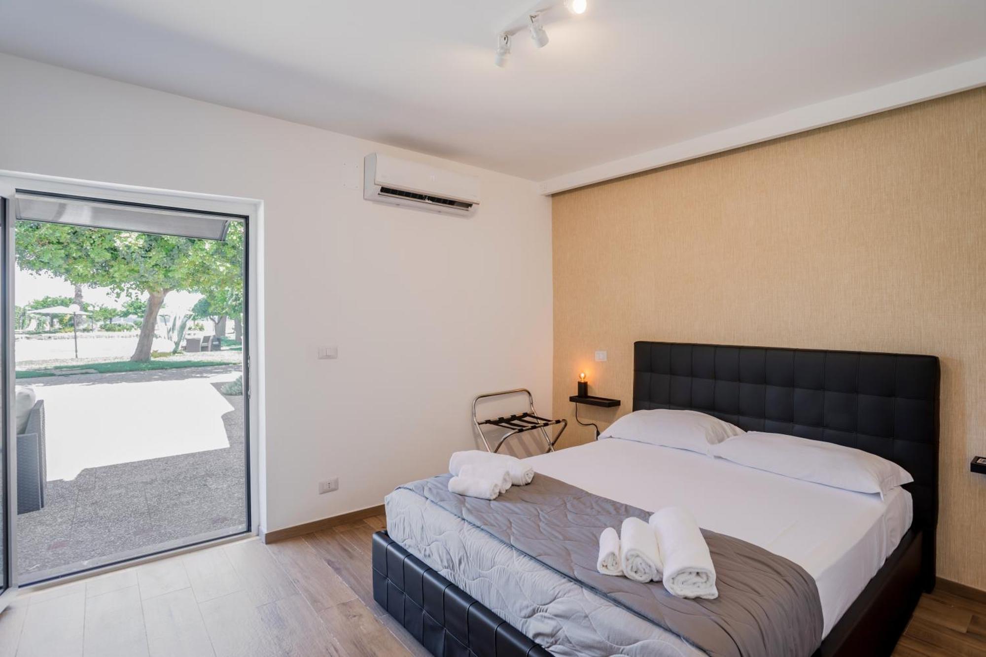 Pietramare Luxury Suites Бари Экстерьер фото