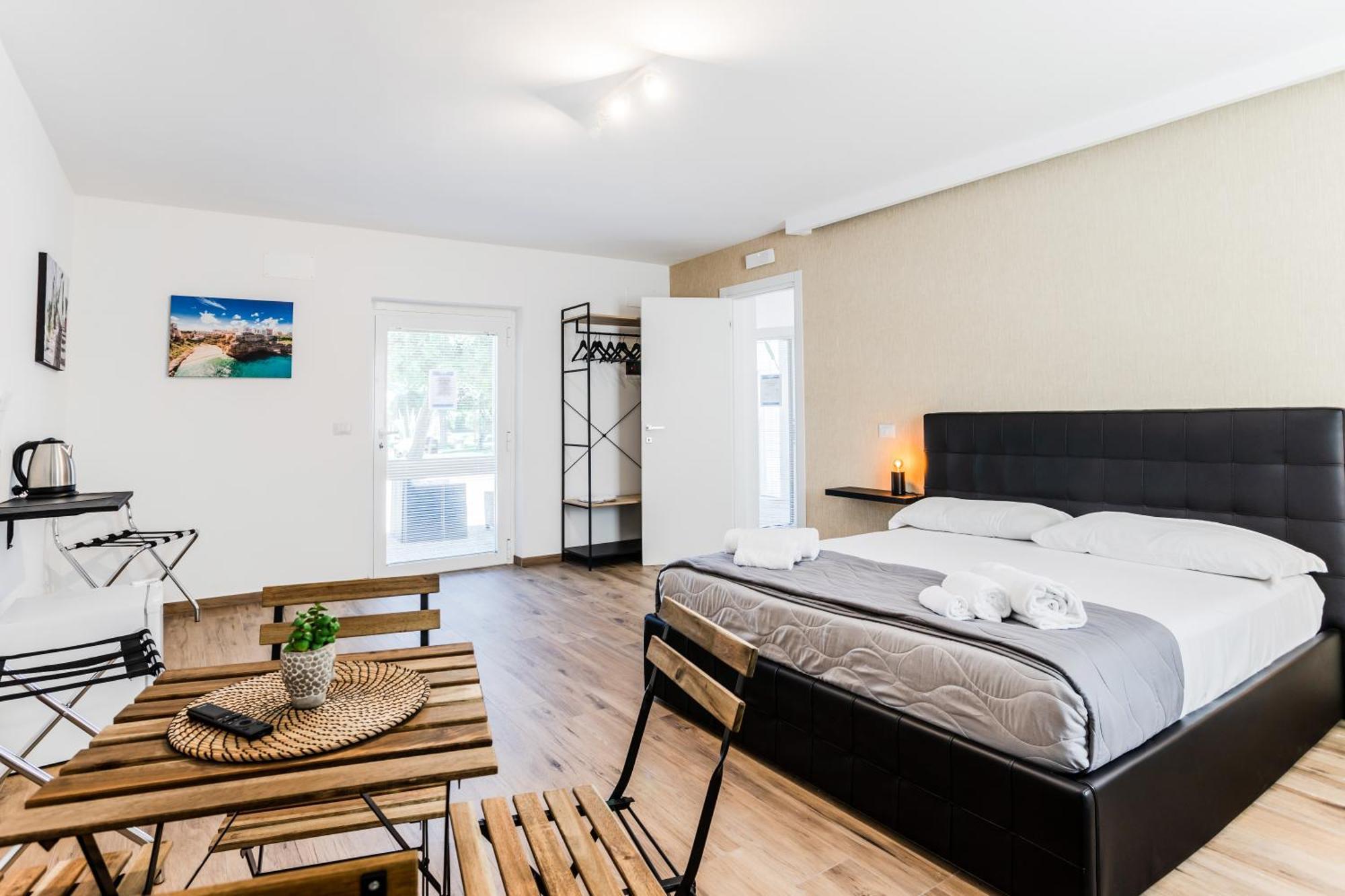 Pietramare Luxury Suites Бари Экстерьер фото