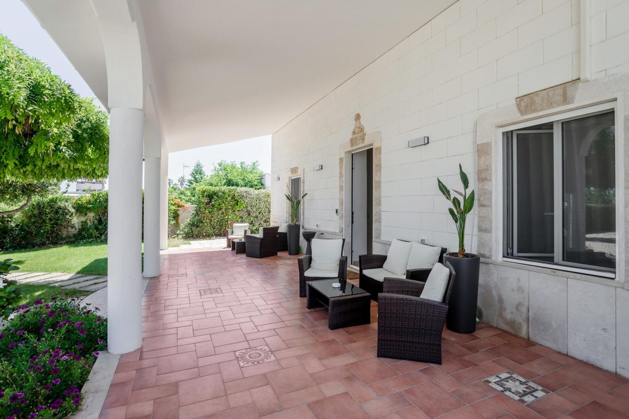 Pietramare Luxury Suites Бари Экстерьер фото