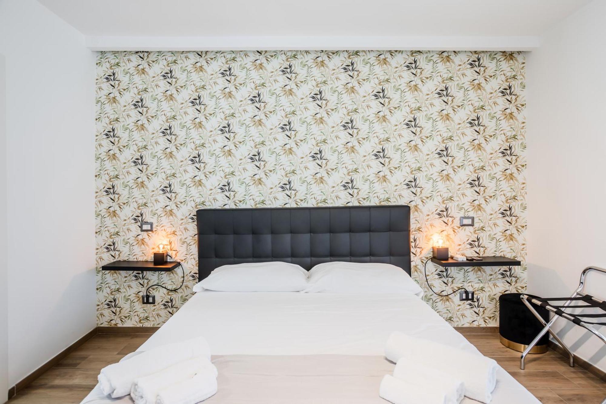 Pietramare Luxury Suites Бари Экстерьер фото