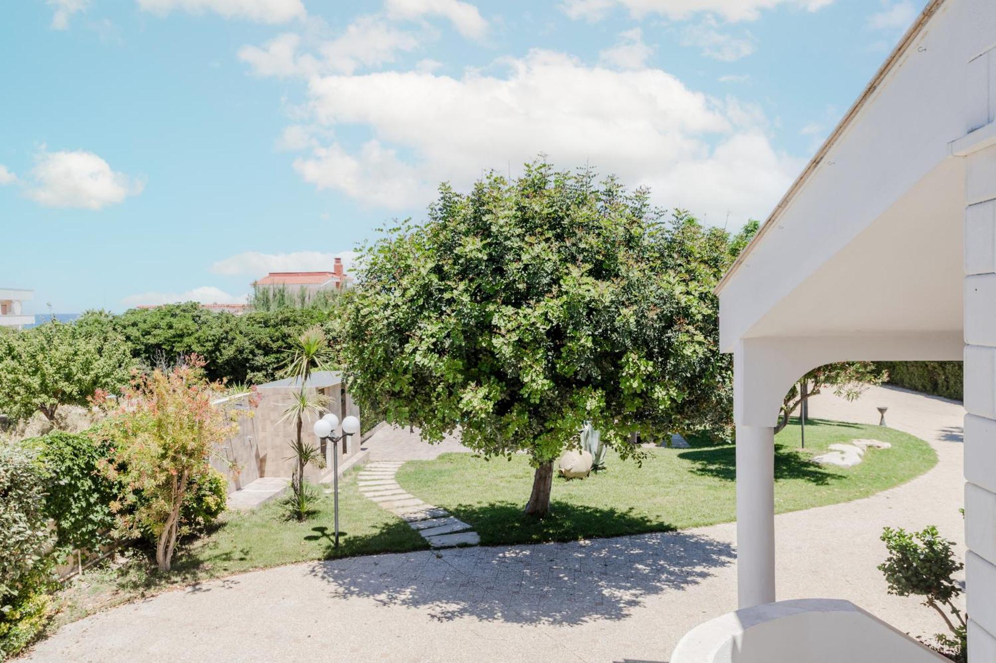 Pietramare Luxury Suites Бари Экстерьер фото