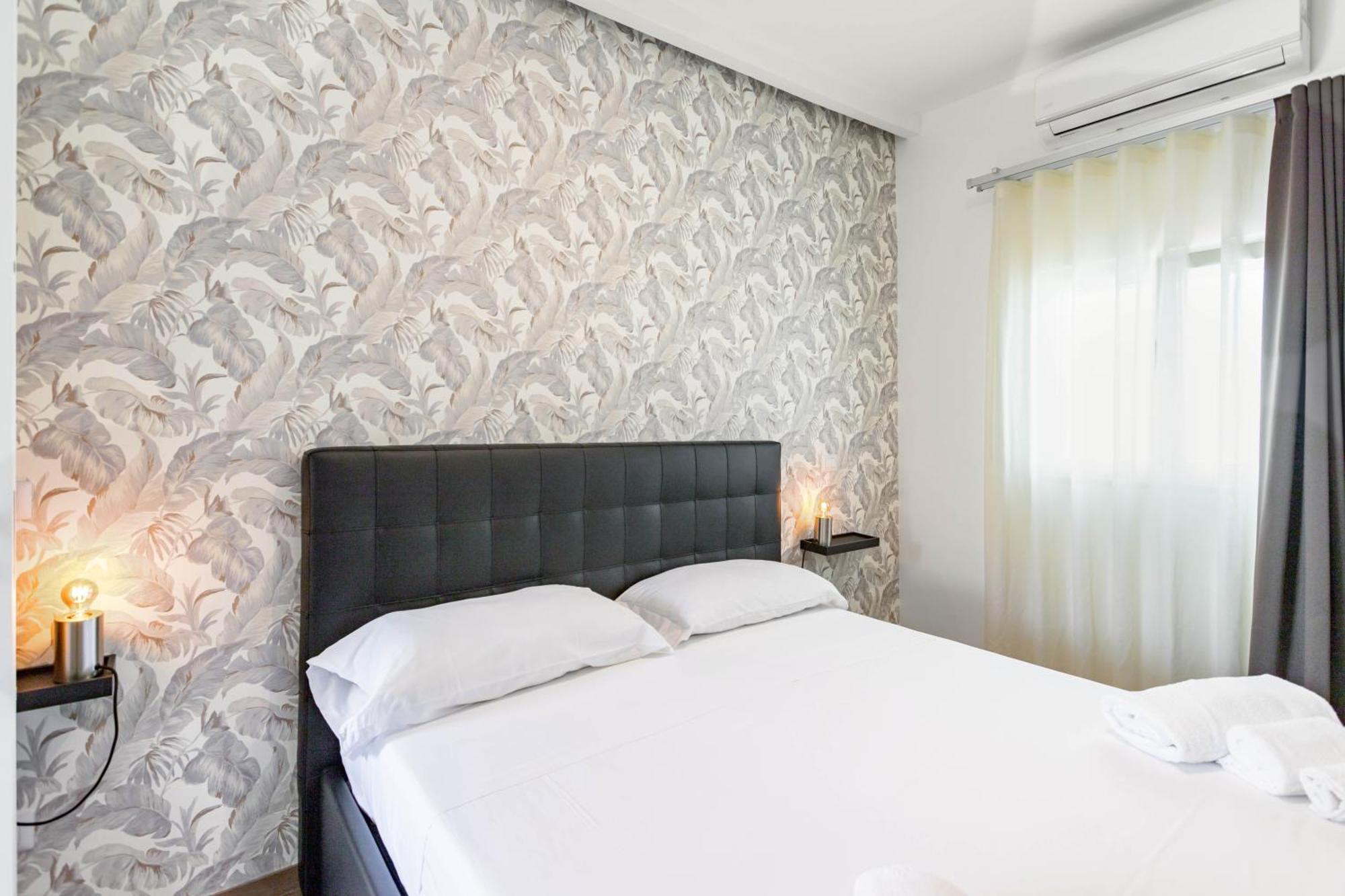 Pietramare Luxury Suites Бари Экстерьер фото