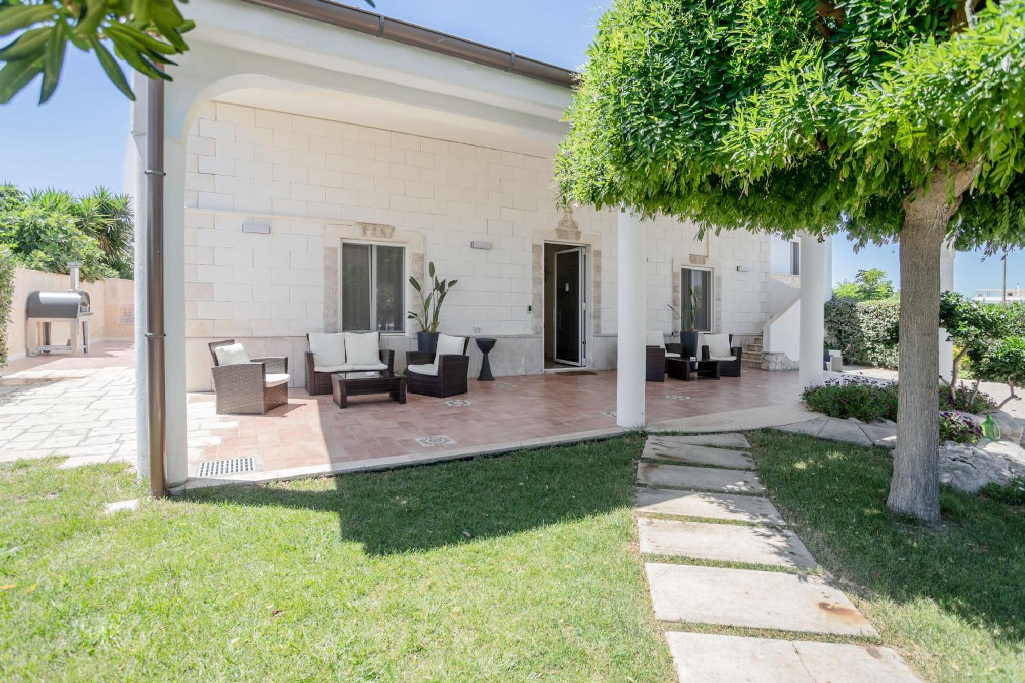 Pietramare Luxury Suites Бари Экстерьер фото