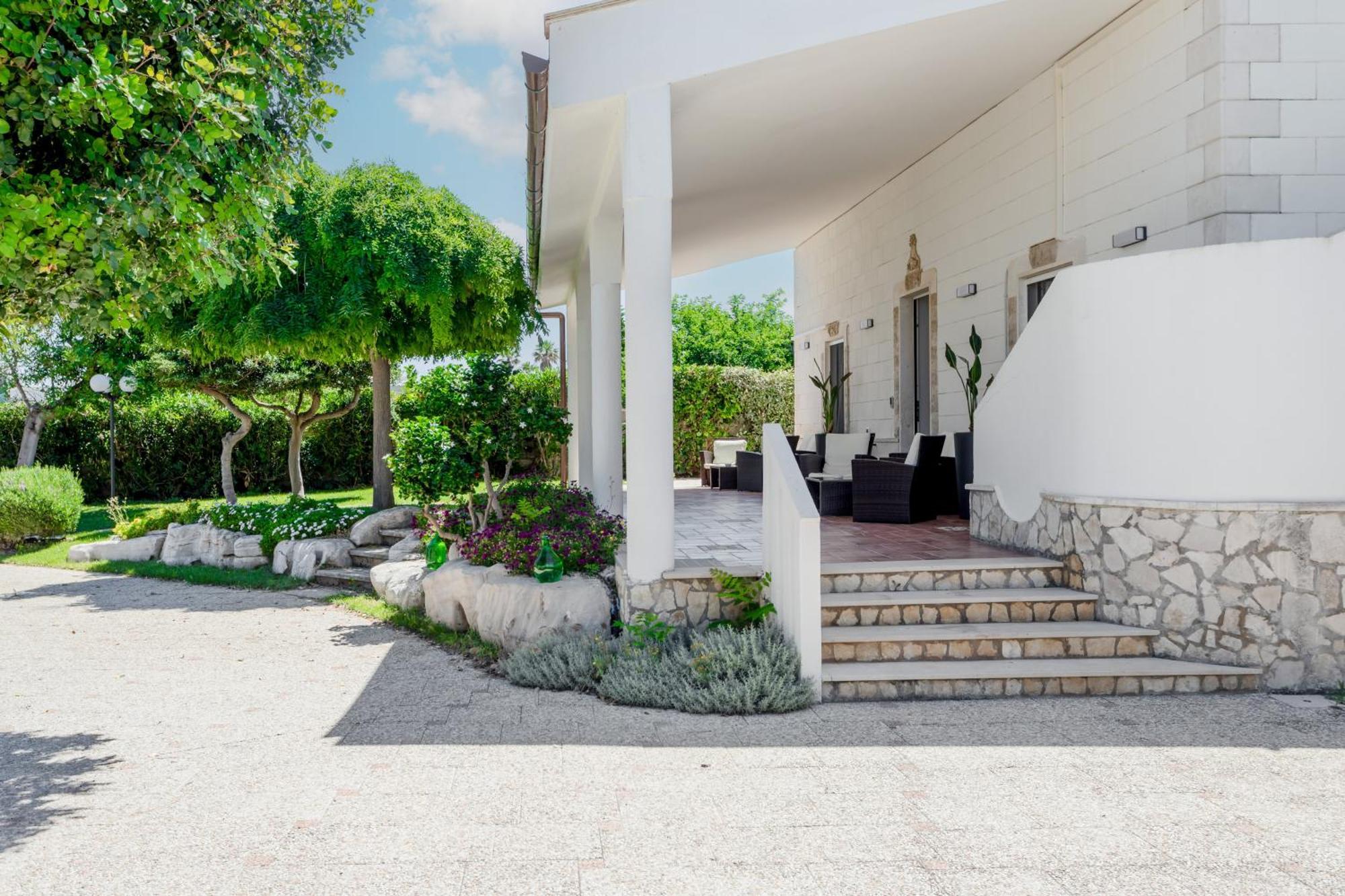 Pietramare Luxury Suites Бари Экстерьер фото